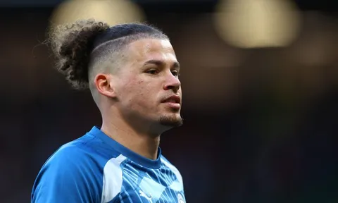 Sự nghiệp lao dốc, Phillips vẫn kiếm bộn tiền