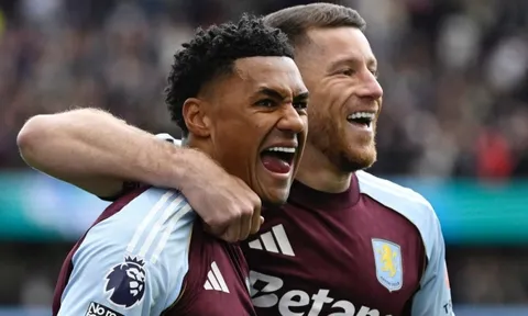 Thảm họa Sancho trong trận cầu điên rồ của Aston Villa