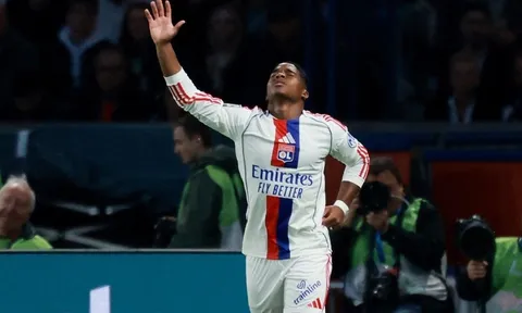 Endrick rực sáng khiến PSG ôm hận