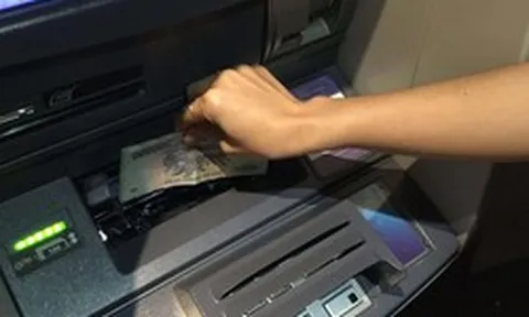 Vì sao bị lỗi tiền không vào tài khoản khi nộp tiền qua ATM?