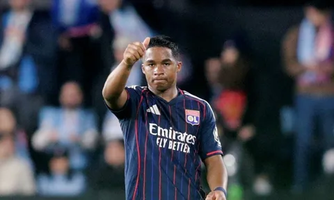 Endrick thách thức PSG