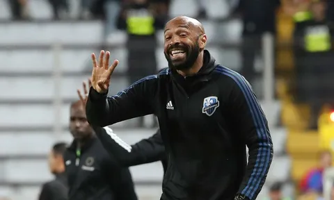 Henry dội gáo lạnh vào giấc mơ của Arsenal