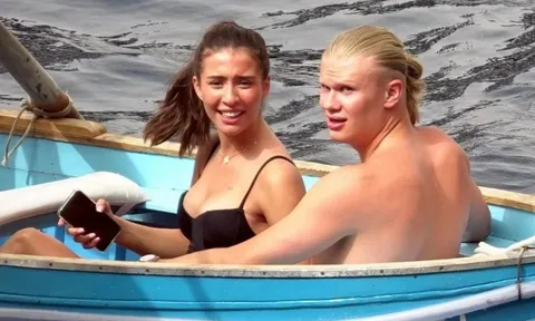 Mặt đầy vết xước khiến Haaland gặp rắc rối với bạn gái