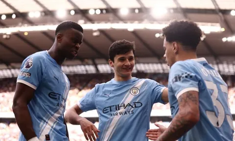 Cầu thủ đắt nhất châu Á biến nghi ngờ thành thán phục ở Man City