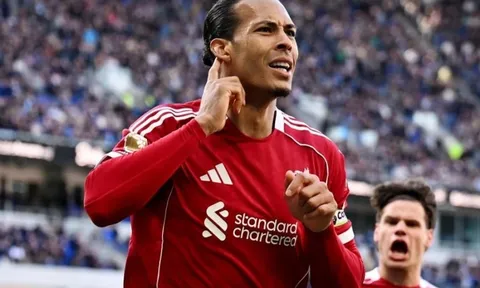 Liverpool báo tin buồn cho Chelsea