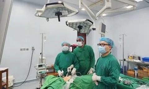 Kỹ thuật nội soi 'Made in Vietnam' lừng danh thế giới, nhiều bác sĩ ngoại sang học