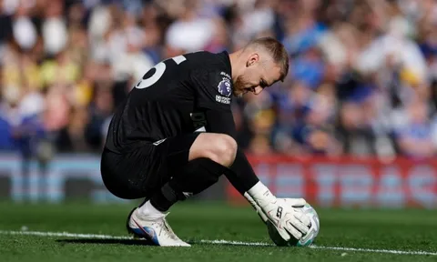 Wolves trả giá cho nhiều năm đi sai đường