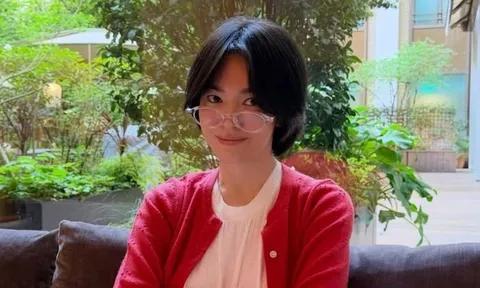 Song Hye Kyo lộ rõ nhan sắc U50 qua ảnh đời thường