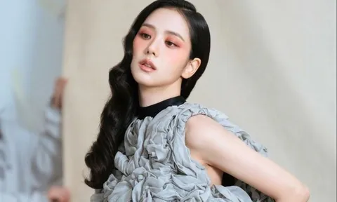 Jisoo (BLACKPINK) hủy lịch tác nghiệp tại sân bay giữa ồn ào liên quan gia đình