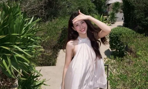 Sao Việt: Hoa hậu Trần Tiểu Vy đẹp rạng rỡ, ca sĩ Phương Linh khoe dáng xinh