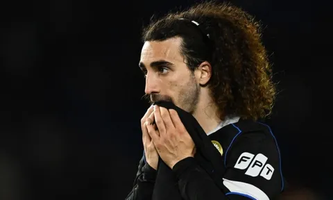 Vấn nạn 'lộ bài' vẫn tiếp diễn ở Chelsea