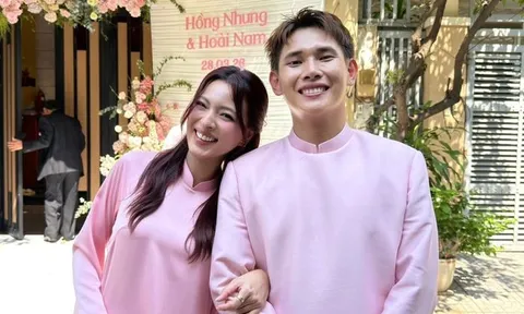 Tú Hảo đăng tải loạt khoảnh khắc 'cực tình' bên Quỳnh Lý