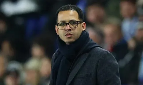 Chelsea sa thải HLV Rosenior