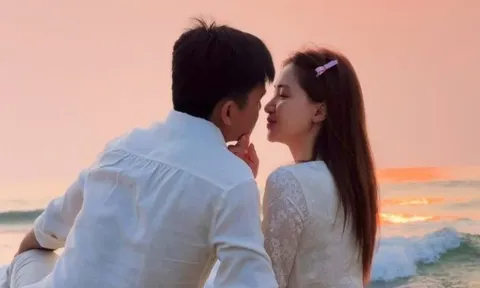 Hòa Minzy phản ứng cực gắt sau khi đăng ảnh tình tứ với chồng sắp cưới