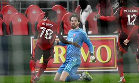 Thủ môn ghi bàn phút 90+6 gây sửng sốt ở MLS