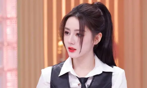 Địch Lệ Nhiệt Ba bất ngờ bị 'réo tên'