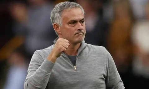 Kẽ hở giúp Mourinho trở lại Real Madrid