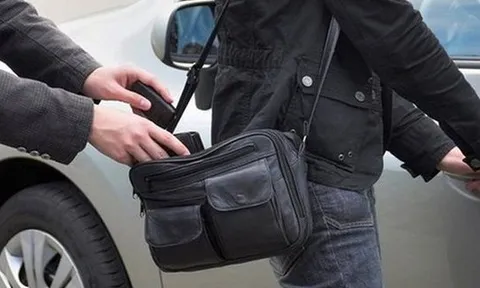 Công an truy tìm người đàn ông liên quan đến vụ trộm cắp tài sản