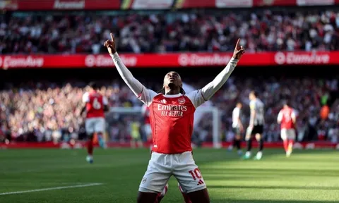 Cửa vô địch của Arsenal gần gấp ba Man City