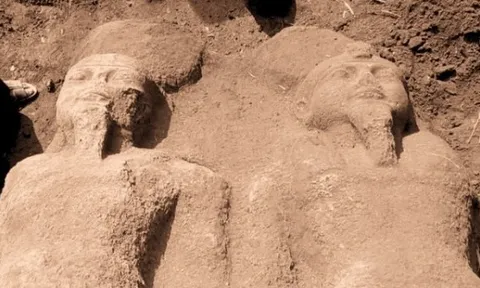 Ai Cập: Phát hiện bức tượng khổng lồ của vua Ramses II tại khu di tích cổ