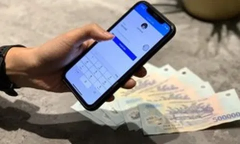 Phong toả tài khoản ngân hàng nếu nhận và chuyển tiền cho các giao dịch sau