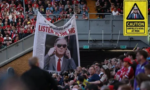 CĐV Liverpool phản đối ông chủ đội bóng