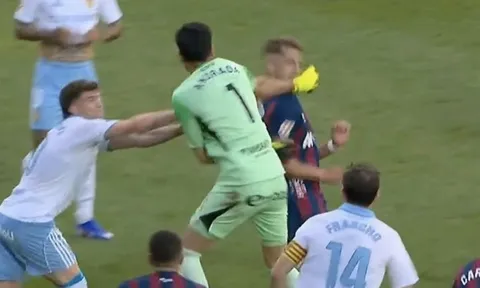 Màn hỗn chiến gây sốc ở giải Tây Ban Nha