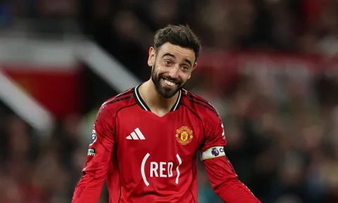 Chi tiết lạ trên áo đấu MU