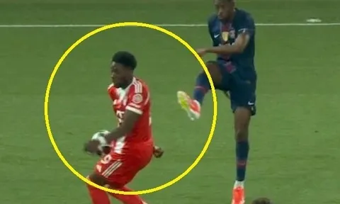 Tranh cãi trong trận cầu lịch sử giữa PSG và Bayern