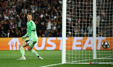 Kỷ lục đáng quên của Neuer