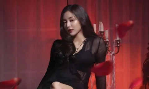 Jihyo (TWICE) gây sốt với bộ ảnh táo bạo, khoe vóc dáng săn chắc đầy cuốn hút