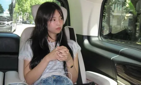 Jennie (BLACKPINK) công khai 'hẹn hò' với người khác giới