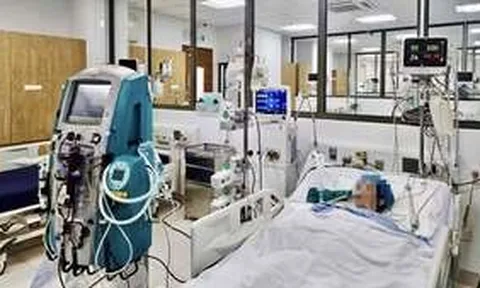 Uống hơn 30 viên thuốc hạ huyết áp, bệnh nhân sốc giãn mạch, phải lọc máu liên tục