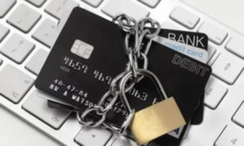 Trong tháng 5, ngân hàng sẽ "khóa" toàn bộ giao dịch chuyển khoản, nạp rút tiền online đối với những khách hàng này