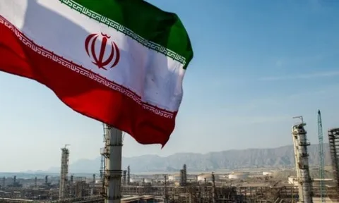 Giới hạn lưu trữ và bài toán duy trì sản lượng dầu mỏ của Iran
