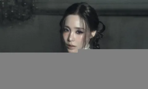 Tiffany Young tái xuất đầy mê hoặc với hình ảnh táo bạo