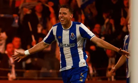Porto biến kỳ tích bất bại của Mourinho thành vô nghĩa