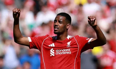 Liverpool mất Isak trước đại chiến MU