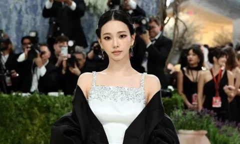 Karina (aespa) nửa kín nửa hở khi lần đầu xuất hiện ở Met Gala