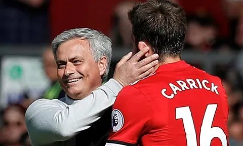 Carrick viết lịch sử, Mourinho 'nói trước tương lai'