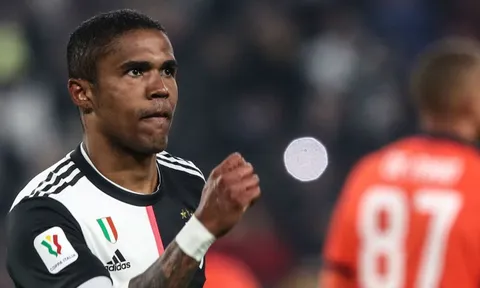OnlyFans và cú rẽ gây sốc của Douglas Costa