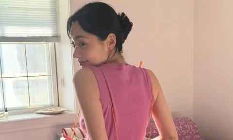Nữ diễn viên Kim Min Ha 'gây sốt' bởi vẻ ngoài thon gọn