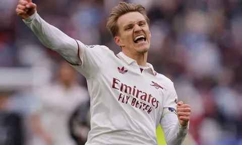 Tranh cãi về cuộc đua vô địch Premier League