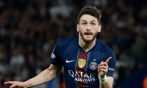 Arsenal 'hy sinh' 2 cầu thủ để nổ 'bom tấn' Kvaratskhelia