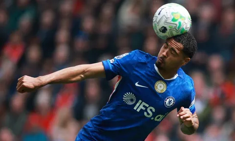 Arsenal có thể mất bộn tiền cho Chelsea