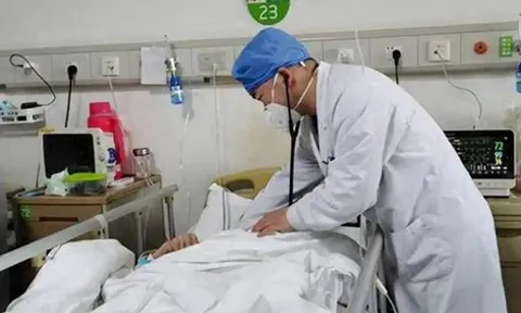 Người đàn ông 55 tuổi hỏng thận vì thường xuyên làm việc này trong bữa cơm