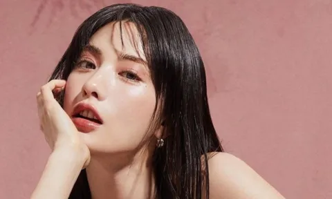 Nữ diễn viên Nana hiếm hoi khoe đường cong táo bạo