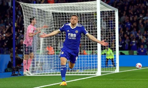 Góc khuất phía sau hành trình cổ tích của Vardy