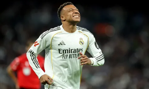CĐV Real Madrid la ó Mbappe