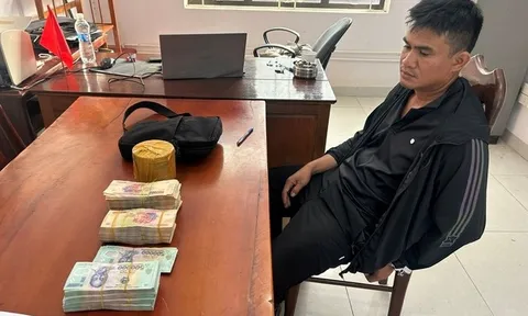 Bắt 2 đối tượng bán đá thiên thạch giả, chiếm đoạt 400 triệu đồng
